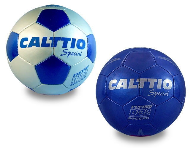 4-BOLAS DE FUTEBOL EM LAMINADO BRILHANTE