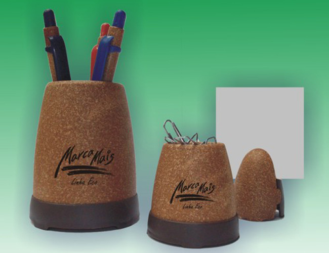 18 - CONJUNTO DE ESCRIT�RIO RECICLADO