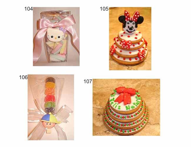   caixas  espetinhos de goma e mini bolos